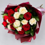 Букет из 15 красных и белых роз — вид 2